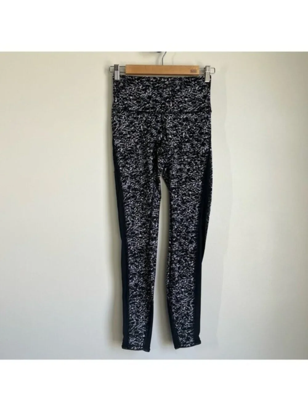 Lululemon Deep Breath Tight in Iced Wave White Black - 4